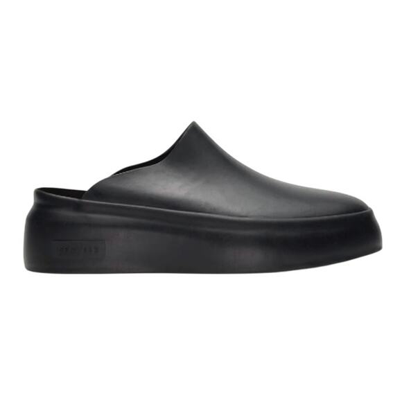 SeaVees Shoes - seaVees Womens Marin Mule in Black, Size 6.5